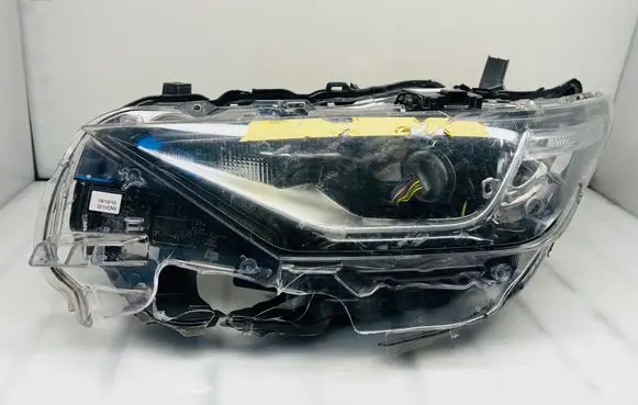 Toyota Auris E180 Headlight/headlamp 8115002K60 90070906