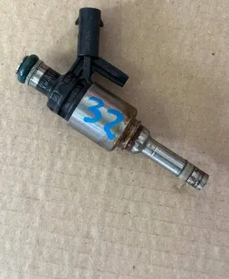Volkswagen Arteon Fuel injector 06L906036K