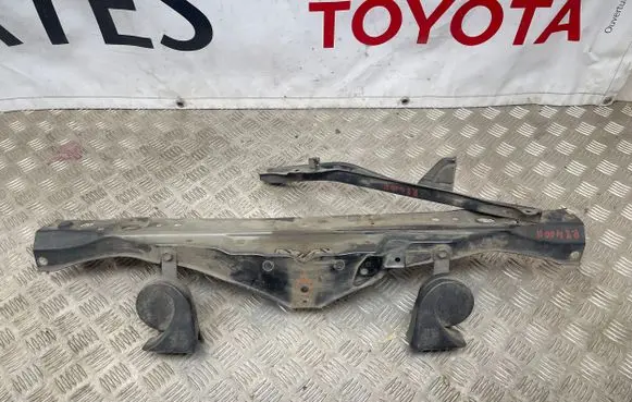 Lexus RX 330 - 350 - 400H Top upper radiator support slam panel 