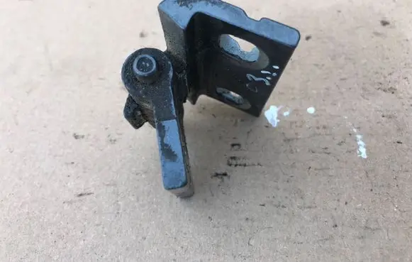 Volvo XC90 Rear door upper hinge