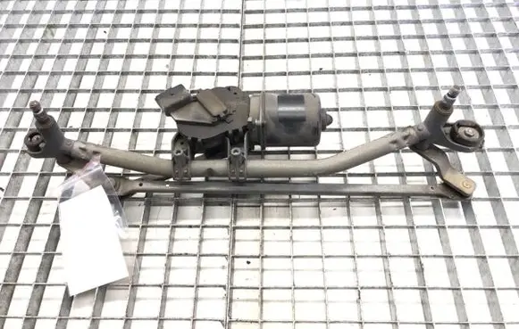 Front wiper linkage and motor