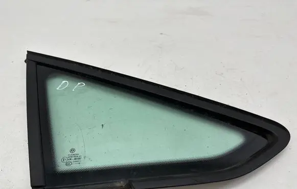 Volkswagen Golf Sportsvan Front triangle window/glass 510845412