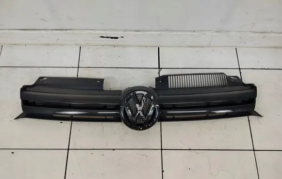Volkswagen Golf VI Front bumper upper radiator grill 5K0853651
