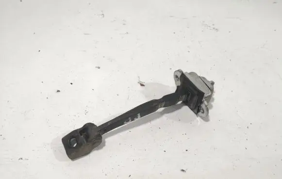 Skoda Octavia Mk2 (1Z) Front door check strap stopper 1Z083724