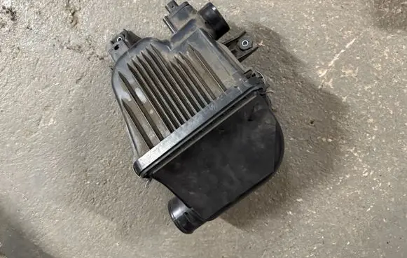 Suzuki SX4 S-Cross Air filter box