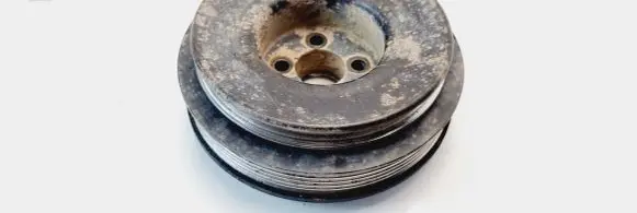 Volkswagen PASSAT B4 Crankshaft pulley 028105253A