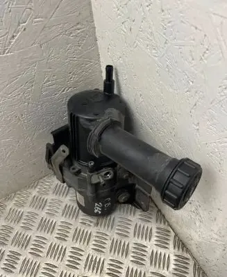 Citroen Berlingo Power steering pump 116818D A5102882 V29018054E