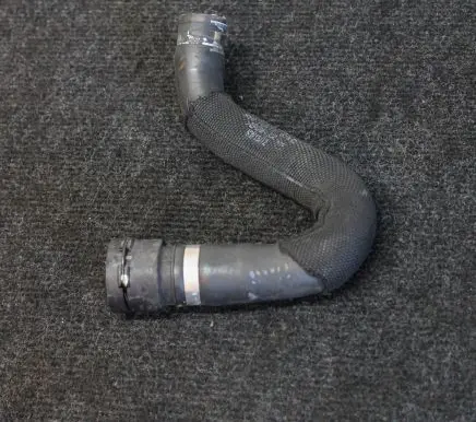 Audi Q7 4L Engine coolant pipe/hose 7L8121078C
