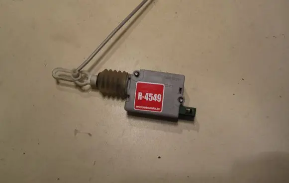 Audi A2 Central locking motor 8Z0962119 40620424