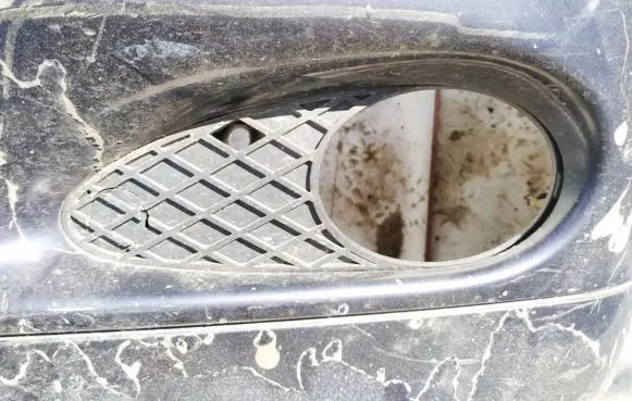 Mercedes-Benz C W203 Front bumper lower grill