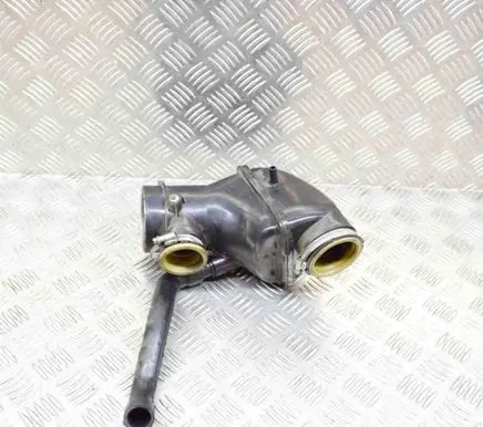 Mercedes-Benz CLA C117 X117 W117 Air intake duct part A6510900609