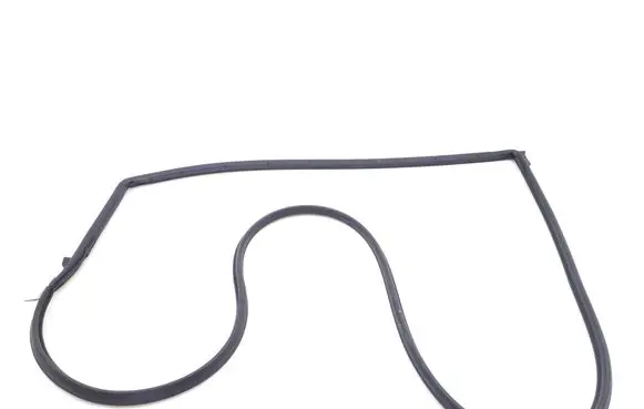 Toyota Prius+ (ZVW40) Rubber seal front door (on door) 6786147040