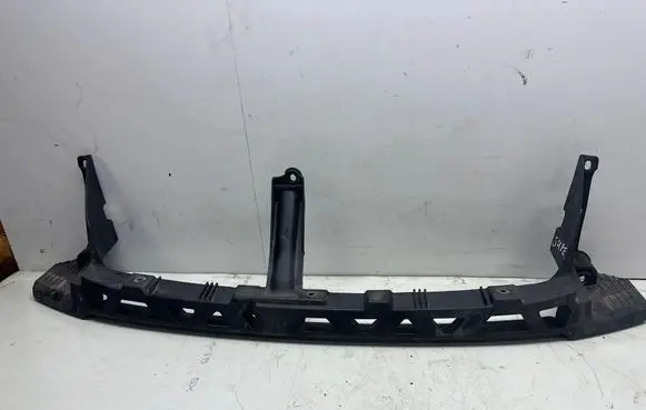 Front bumper mounting bracket