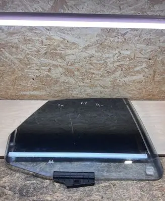 Rear door window glass