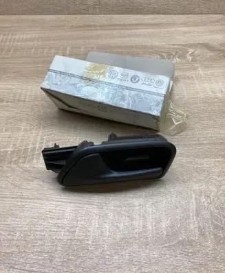 Volkswagen Caddy Front door interior handle 2K0837113B