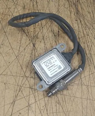 Mercedes-Benz C W205 Lambda probe sensor A0009051512