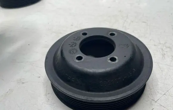 BMW 3 E46 Water pump pulley 1436590