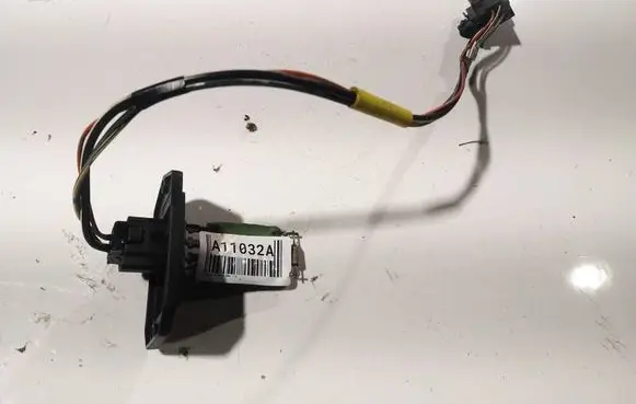 Toyota Corolla E120 E130 Heater blower motor/fan resistor