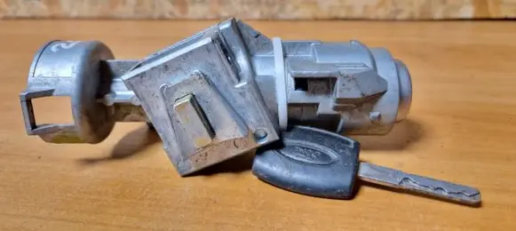 Ford Focus C-MAX Ignition lock 3m513f880ac