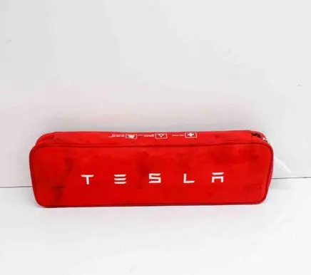 Tesla Model 3 First aid kit 21013294622 147507600C