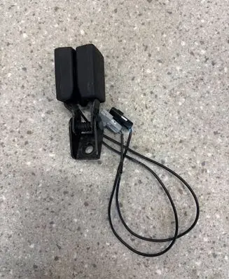 Opel Insignia A Middle seatbelt buckle (rear) 13329202