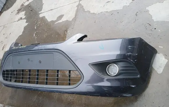 Ford Focus Front bumper 8M51-17757-A