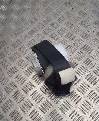 Toyota Avensis T270 Front seatbelt