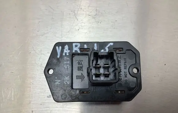 Toyota Yaris Heater blower motor/fan resistor 2K517 774515