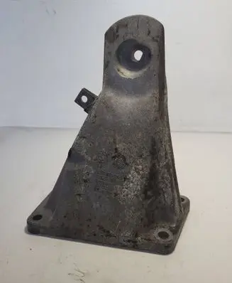 BMW 5 E60 E61 Engine mounting bracket 22116761150