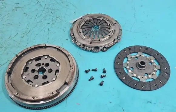 Peugeot 308 Dual mass flywheel 415079910 IMPRK1553768