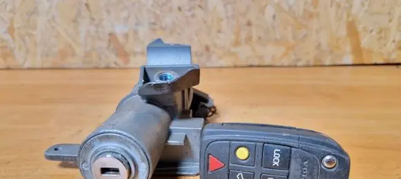 Volvo S60 Ignition lock 8626324
