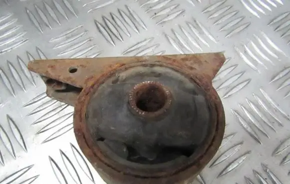 Ford Galaxy Engine mount bracket