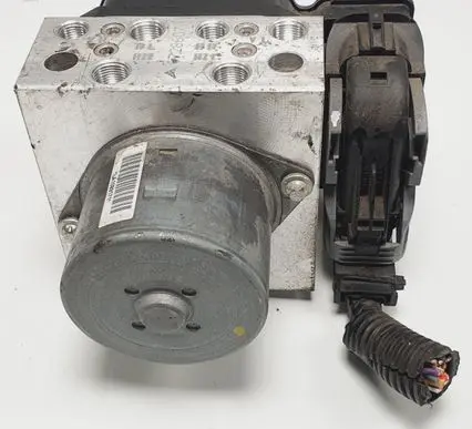 Ford Mondeo MK IV ABS Pump 8G91-2C405-AA