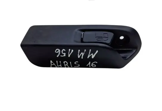 Toyota Auris E180 Fuel tank opening switch 