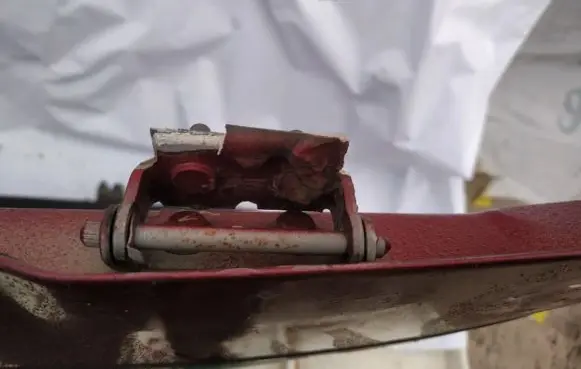 Ford Escort Tailgate/trunk/boot hinge