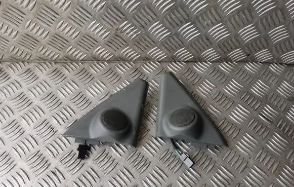 Hyundai Santa Fe Front door high frequency speaker 