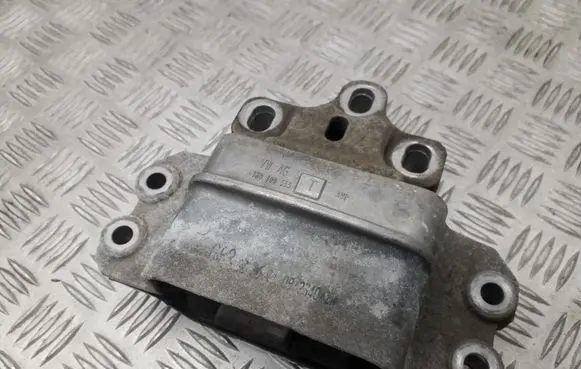 Skoda Octavia Mk2 (1Z) Gearbox mount 1K0199555T