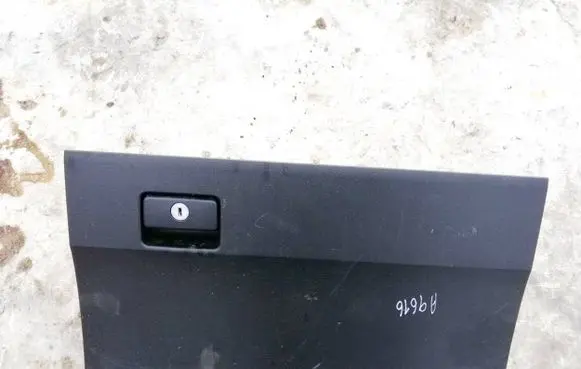 Toyota Verso Glove box 555510f020 55551-0f020