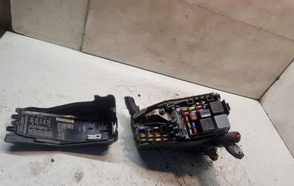Volvo S80 Fuse box set 6G9T14A067CA K067R