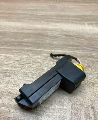 Audi A6 S6 C5 4B Airbag deployment crash/impact sensor 4B0959643B WITHPLUG
