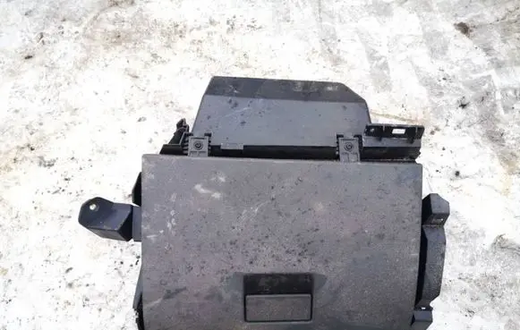 Ford Kuga I Glove box 3m51r06044b 3m51-r06044-b