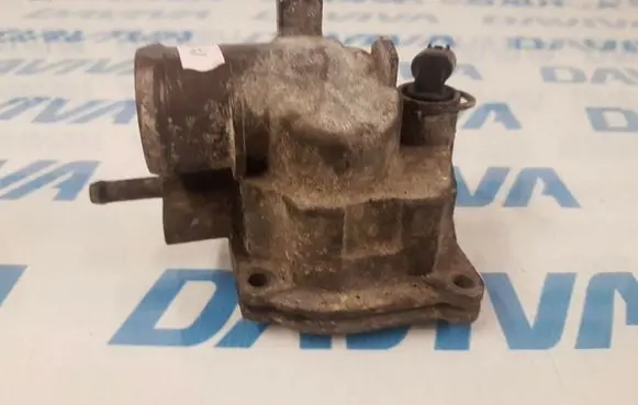 Mercedes-Benz Sprinter W901 W902 W903 W904 Thermostat/thermostat housing A6462001215