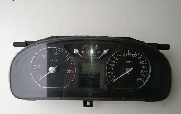 Renault Laguna II Speedometer (instrument cluster) 8200218888 8200218888B