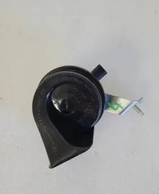 BMW 3 E46 Horn signal 8379713