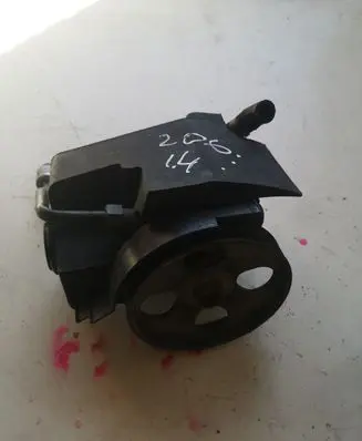 Peugeot 206 Power steering pump 9636868880