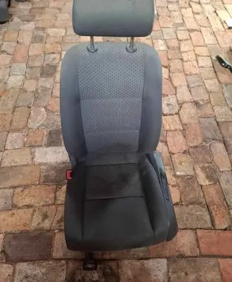 Volkswagen Touran I Front driver seat 