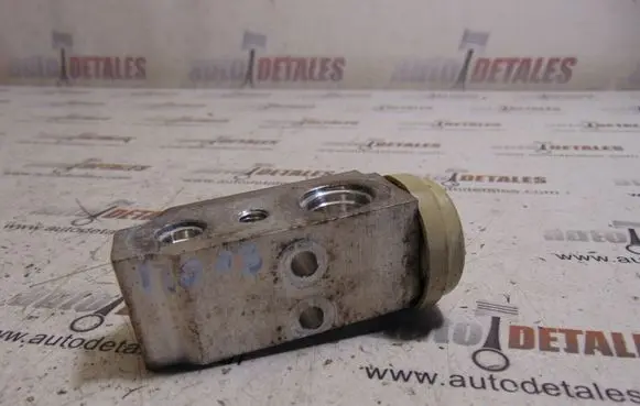 Hyundai i30 Air conditioning (A/C) expansion valve 97775A6000