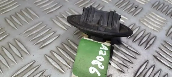 Volkswagen Polo Heater blower motor/fan resistor 12375