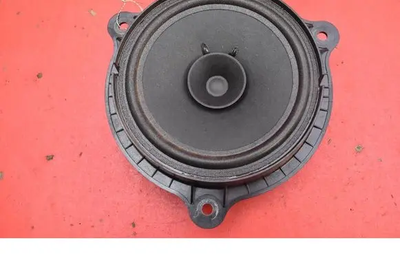 Nissan Micra C+C Subwoofer speaker 