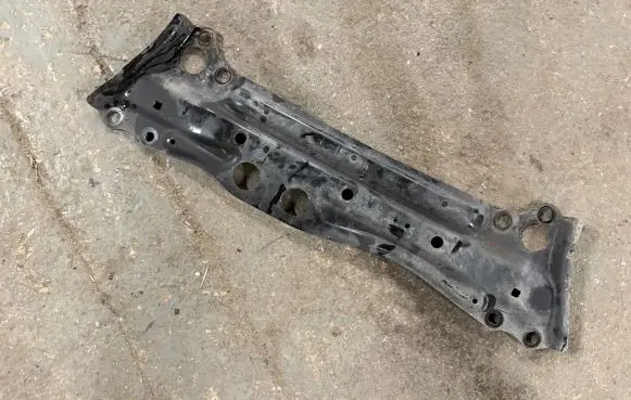 Toyota Auris E180 Sway bar bush bracket, front 